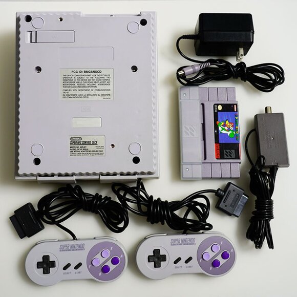 Super Nintendo Entertainment System - Picture 2 of 4
